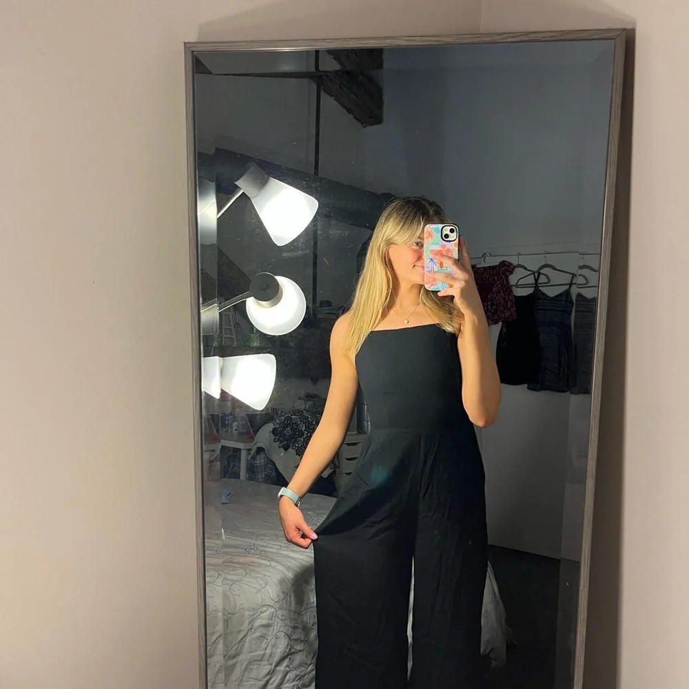 DRESSES - Picture 2 of 5